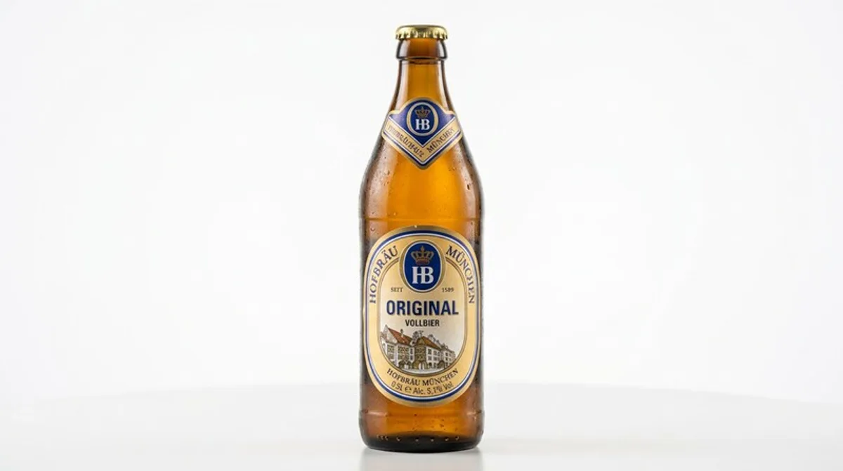 bierflasche, glasflasche, getränkeflasche, flasche, brauereiprodukt, geschenkidee, sammlerstück, dekorationsflasche, bier, alkohol, trinkgefäß, souvenir, barzubehör